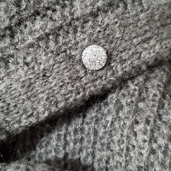Gray knit boat neck lightweight sweater brushed silver button detail sm/med m/l - Picture 6 of 6